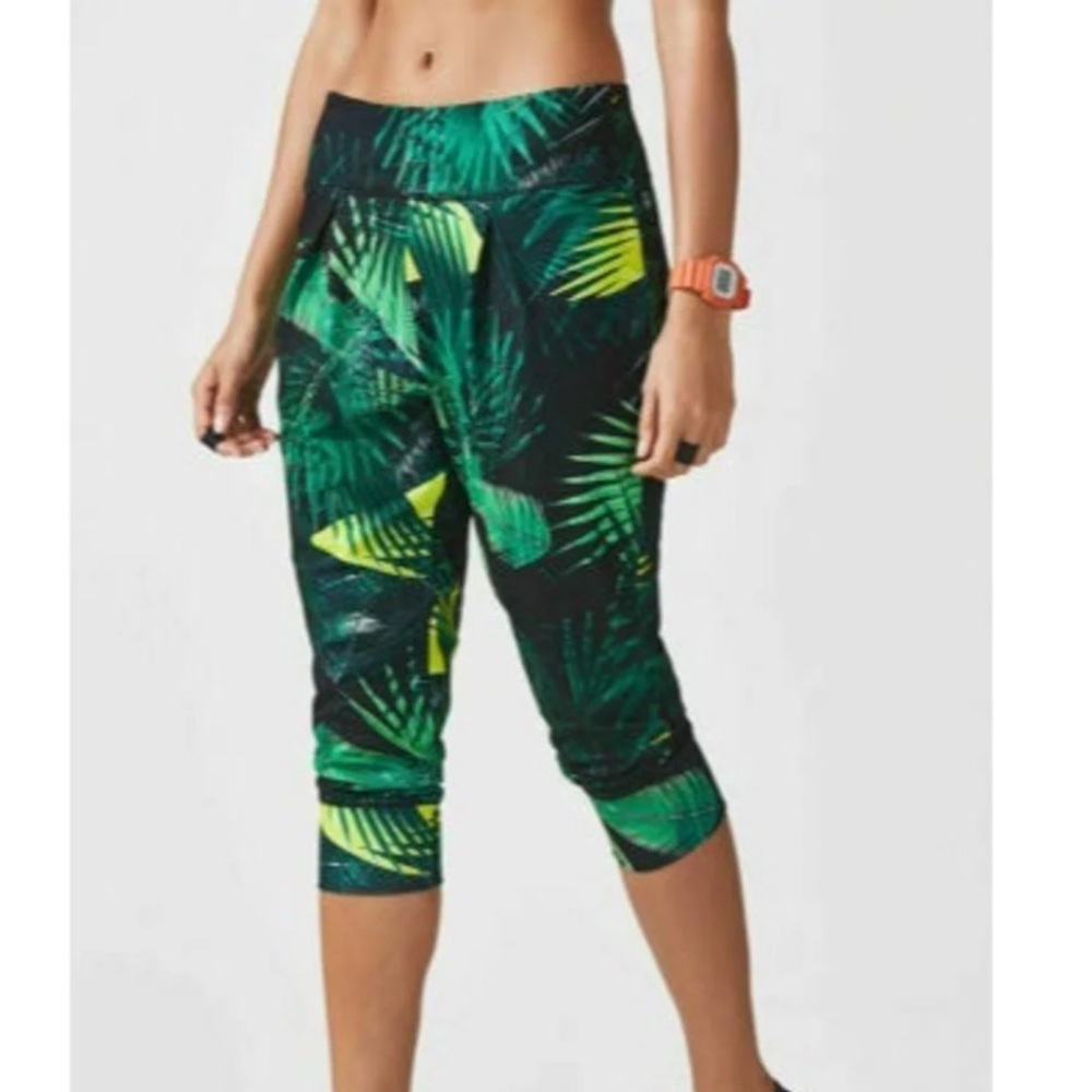 Brand New Fabletics Salar Capri Tropical Leaf Print Cropped Leggings
